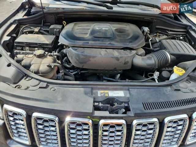 Серый Джип Гранд Чероки, объемом двигателя 3.6 л и пробегом 111 тыс. км за 5400 $, фото 1 на Automoto.ua