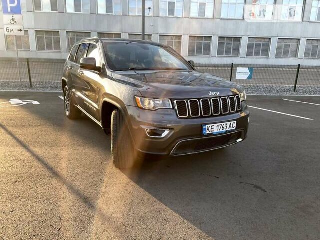 Сірий Джип Grand Cherokee, об'ємом двигуна 3.6 л та пробігом 105 тис. км за 20700 $, фото 1 на Automoto.ua