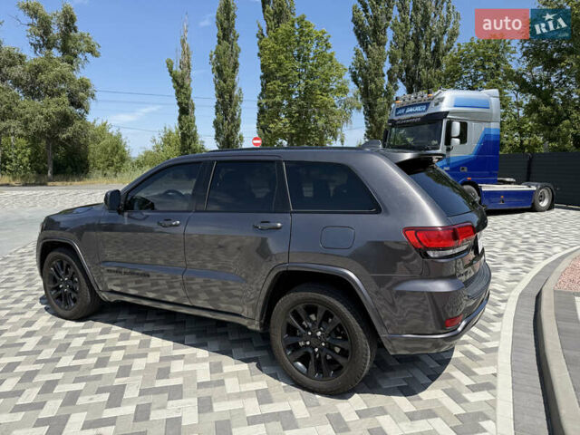 Серый Джип Гранд Чероки, объемом двигателя 3.6 л и пробегом 107 тыс. км за 26500 $, фото 2 на Automoto.ua