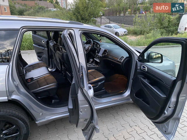 Серый Джип Гранд Чероки, объемом двигателя 3.6 л и пробегом 78 тыс. км за 25000 $, фото 11 на Automoto.ua