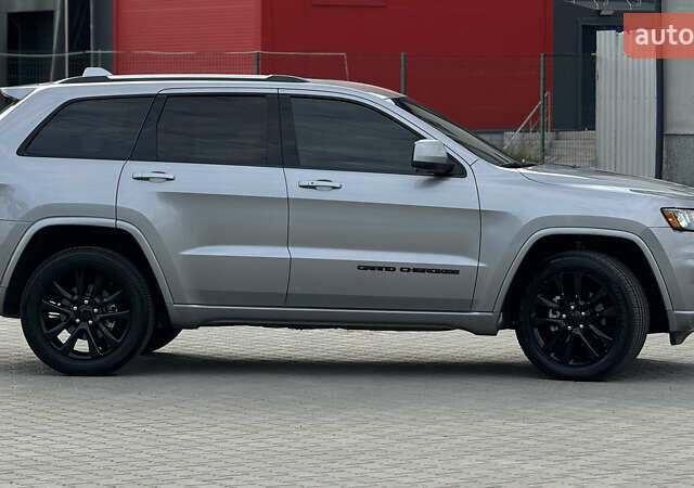 Сірий Джип Grand Cherokee, об'ємом двигуна 3.6 л та пробігом 62 тис. км за 24900 $, фото 8 на Automoto.ua