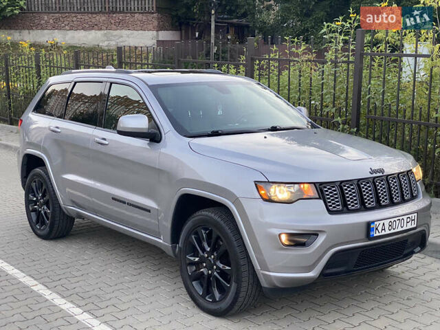 Серый Джип Гранд Чероки, объемом двигателя 3.6 л и пробегом 78 тыс. км за 25000 $, фото 6 на Automoto.ua