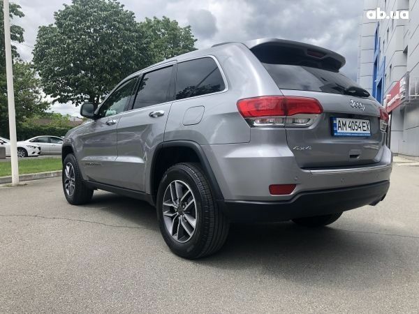 Серый Джип Гранд Чероки, объемом двигателя 3.6 л и пробегом 32 тыс. км за 39900 $, фото 7 на Automoto.ua