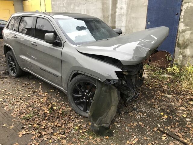 Серый Джип Гранд Чероки, объемом двигателя 0 л и пробегом 50 тыс. км за 6000 $, фото 2 на Automoto.ua