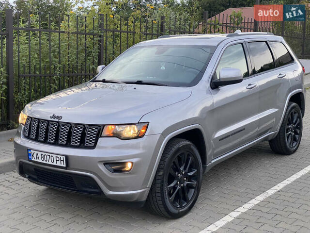 Серый Джип Гранд Чероки, объемом двигателя 3.6 л и пробегом 78 тыс. км за 25000 $, фото 5 на Automoto.ua