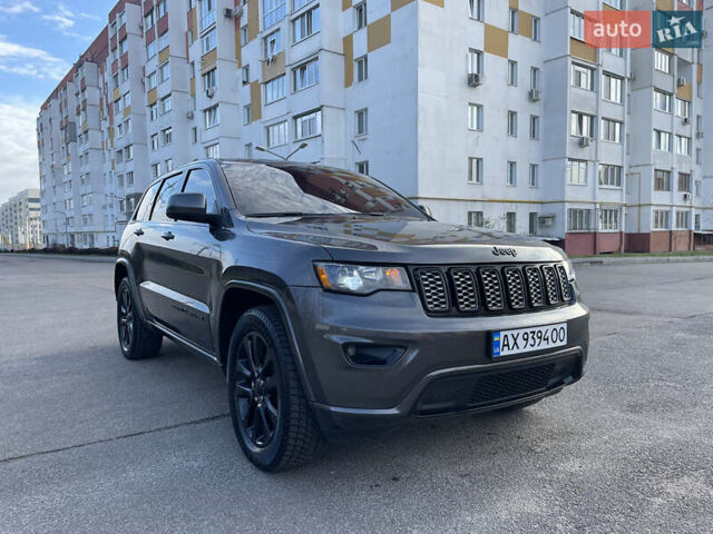 Сірий Джип Grand Cherokee, об'ємом двигуна 3.6 л та пробігом 113 тис. км за 26999 $, фото 2 на Automoto.ua