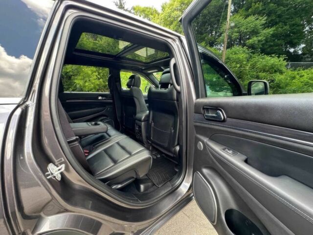 Сірий Джип Grand Cherokee, об'ємом двигуна 0 л та пробігом 66 тис. км за 4500 $, фото 10 на Automoto.ua
