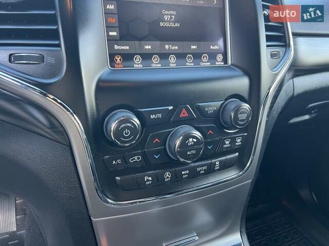 Серый Джип Гранд Чероки, объемом двигателя 3.6 л и пробегом 137 тыс. км за 20300 $, фото 45 на Automoto.ua