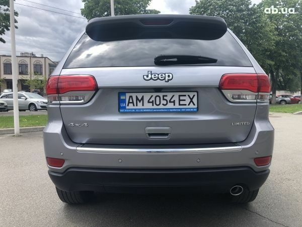 Серый Джип Гранд Чероки, объемом двигателя 3.6 л и пробегом 32 тыс. км за 39900 $, фото 4 на Automoto.ua