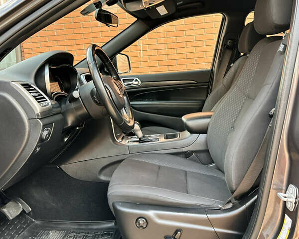 Сірий Джип Grand Cherokee, об'ємом двигуна 3.6 л та пробігом 150 тис. км за 21850 $, фото 17 на Automoto.ua