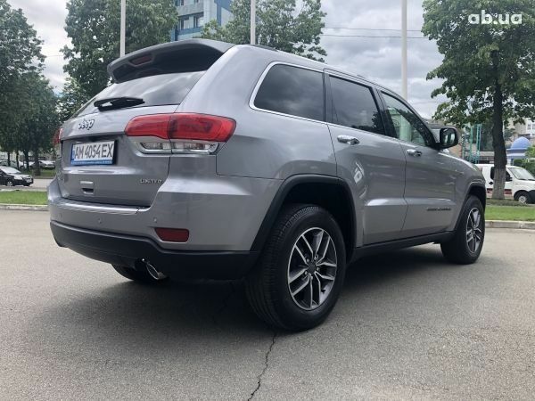 Серый Джип Гранд Чероки, объемом двигателя 3.6 л и пробегом 32 тыс. км за 39900 $, фото 2 на Automoto.ua