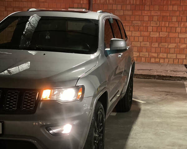 Серый Джип Гранд Чероки, объемом двигателя 3.6 л и пробегом 78 тыс. км за 25000 $, фото 2 на Automoto.ua