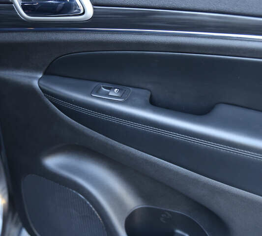 Серый Джип Гранд Чероки, объемом двигателя 3.6 л и пробегом 54 тыс. км за 24800 $, фото 41 на Automoto.ua