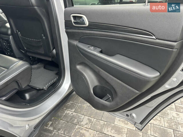 Серый Джип Гранд Чероки, объемом двигателя 3.6 л и пробегом 71 тыс. км за 24999 $, фото 38 на Automoto.ua