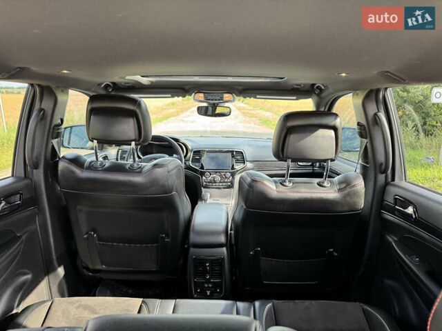 Джип Гранд Чероки 2020 в Киеве на Automoto.ua Серый Джип Гранд Чероки, объемом двигателя 3.6 л и пробегом 48 тыс. км за 28600 $, фото 64 на Automoto.ua