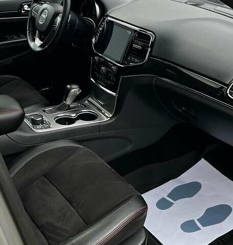 Джип Гранд Чероки 2020 в Луцке на Automoto.ua Серый Джип Гранд Чероки, объемом двигателя 3.6 л и пробегом 115 тыс. км за 27500 $, фото 24 на Automoto.ua