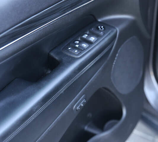 Серый Джип Гранд Чероки, объемом двигателя 3.6 л и пробегом 54 тыс. км за 24800 $, фото 49 на Automoto.ua