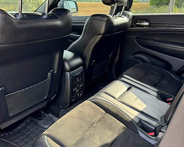 Джип Гранд Чероки 2020 в Киеве на Automoto.ua Серый Джип Гранд Чероки, объемом двигателя 3.6 л и пробегом 48 тыс. км за 28600 $, фото 42 на Automoto.ua