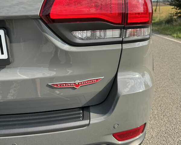 Джип Гранд Чероки 2020 в Киеве на Automoto.ua Серый Джип Гранд Чероки, объемом двигателя 3.6 л и пробегом 48 тыс. км за 28600 $, фото 55 на Automoto.ua