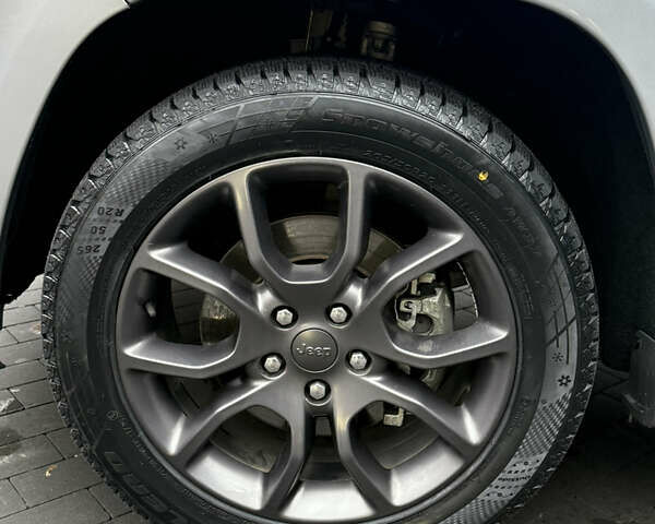 Серый Джип Гранд Чероки, объемом двигателя 3.6 л и пробегом 107 тыс. км за 29500 $, фото 11 на Automoto.ua