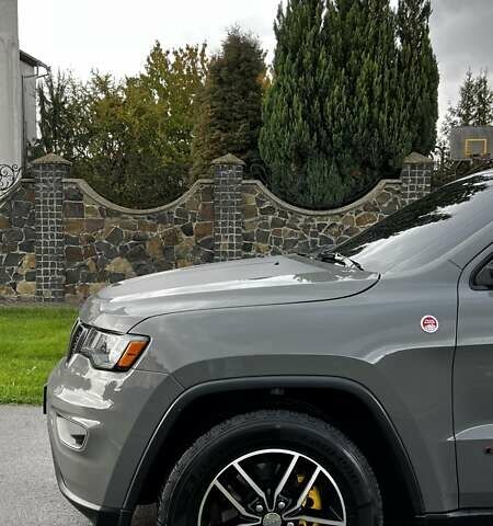 Джип Гранд Чероки 2020 в Луцке на Automoto.ua Серый Джип Гранд Чероки, объемом двигателя 3.6 л и пробегом 115 тыс. км за 27500 $, фото 7 на Automoto.ua