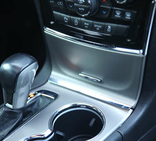 Серый Джип Гранд Чероки, объемом двигателя 3.6 л и пробегом 54 тыс. км за 24800 $, фото 42 на Automoto.ua