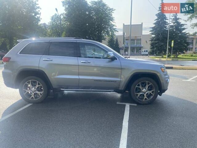 Серый Джип Гранд Чероки, объемом двигателя 3.6 л и пробегом 42 тыс. км за 29000 $, фото 2 на Automoto.ua