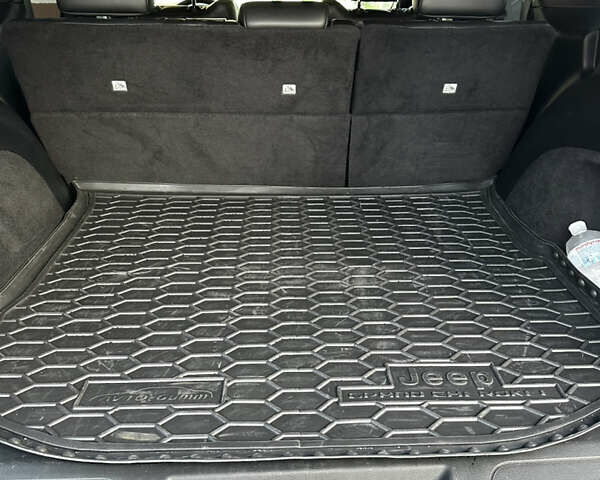 Сірий Джип Grand Cherokee, об'ємом двигуна 3.6 л та пробігом 63 тис. км за 27000 $, фото 9 на Automoto.ua