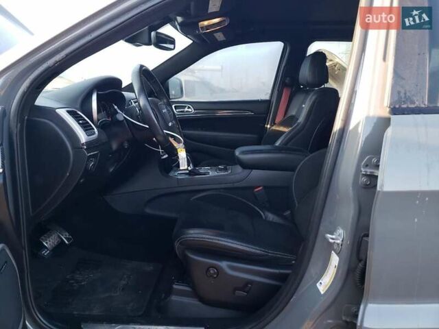 Сірий Джип Grand Cherokee, об'ємом двигуна 6.4 л та пробігом 16 тис. км за 23000 $, фото 5 на Automoto.ua