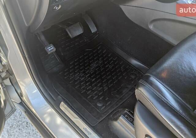 Сірий Джип Grand Cherokee, об'ємом двигуна 3.6 л та пробігом 123 тис. км за 31000 $, фото 20 на Automoto.ua