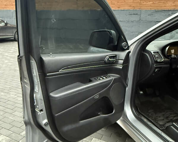 Серый Джип Гранд Чероки, объемом двигателя 3.6 л и пробегом 107 тыс. км за 29500 $, фото 12 на Automoto.ua