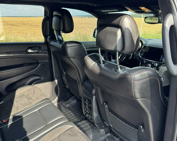 Джип Гранд Чероки 2020 в Киеве на Automoto.ua Серый Джип Гранд Чероки, объемом двигателя 3.6 л и пробегом 48 тыс. км за 28600 $, фото 44 на Automoto.ua