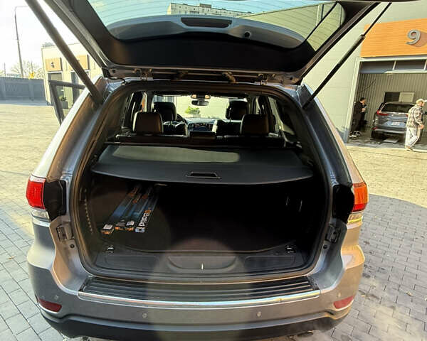 Серый Джип Гранд Чероки, объемом двигателя 3.6 л и пробегом 107 тыс. км за 29500 $, фото 4 на Automoto.ua