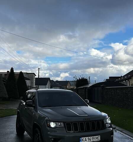 Джип Гранд Чероки 2020 в Луцке на Automoto.ua Серый Джип Гранд Чероки, объемом двигателя 3.6 л и пробегом 115 тыс. км за 27500 $, фото 2 на Automoto.ua