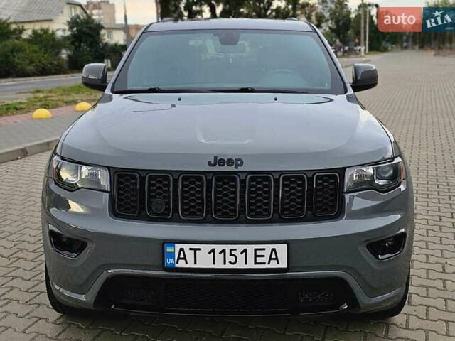 Сірий Джип Grand Cherokee, об'ємом двигуна 3.6 л та пробігом 83 тис. км за 28250 $, фото 1 на Automoto.ua