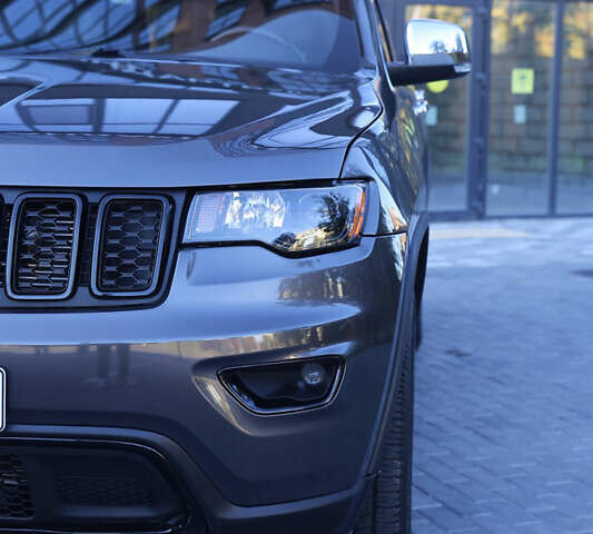 Серый Джип Гранд Чероки, объемом двигателя 3.6 л и пробегом 54 тыс. км за 24800 $, фото 3 на Automoto.ua