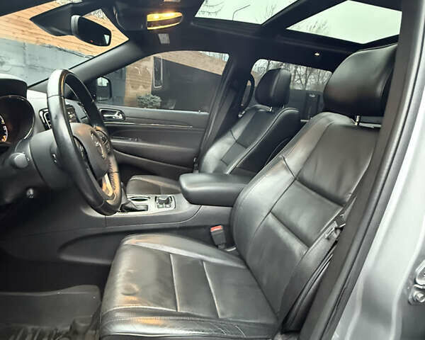 Серый Джип Гранд Чероки, объемом двигателя 3.6 л и пробегом 107 тыс. км за 29500 $, фото 5 на Automoto.ua