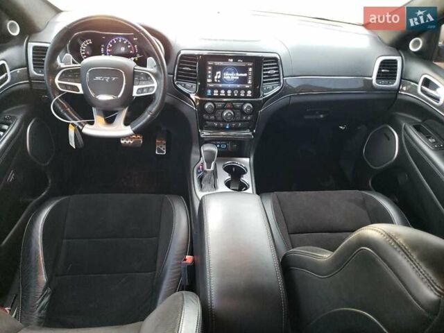 Сірий Джип Grand Cherokee, об'ємом двигуна 6.4 л та пробігом 16 тис. км за 23000 $, фото 8 на Automoto.ua