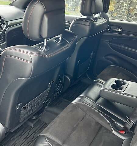 Джип Гранд Чероки 2020 в Луцке на Automoto.ua Серый Джип Гранд Чероки, объемом двигателя 3.6 л и пробегом 115 тыс. км за 27500 $, фото 13 на Automoto.ua