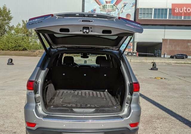 Сірий Джип Grand Cherokee, об'ємом двигуна 3.6 л та пробігом 123 тис. км за 31000 $, фото 11 на Automoto.ua