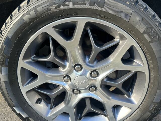 Сірий Джип Grand Cherokee, об'ємом двигуна 3.6 л та пробігом 95 тис. км за 25000 $, фото 4 на Automoto.ua