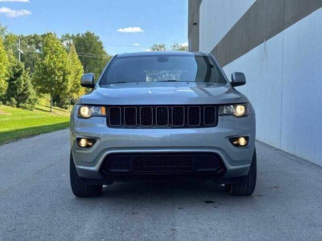 Сірий Джип Grand Cherokee, об'ємом двигуна 3.6 л та пробігом 55 тис. км за 15600 $, фото 1 на Automoto.ua