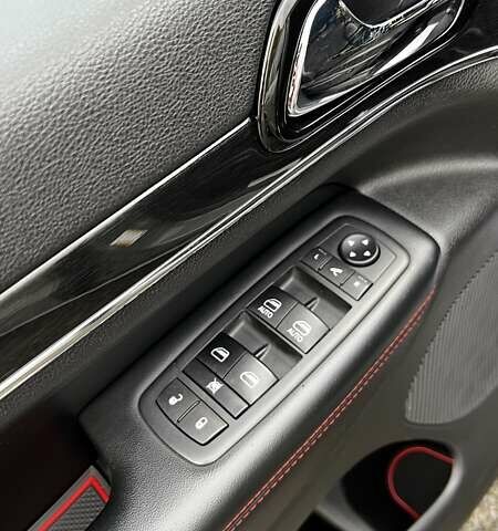 Джип Гранд Чероки 2020 в Луцке на Automoto.ua Серый Джип Гранд Чероки, объемом двигателя 3.6 л и пробегом 115 тыс. км за 27500 $, фото 21 на Automoto.ua