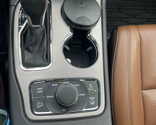 Серый Джип Гранд Чероки, объемом двигателя 3 л и пробегом 38 тыс. км за 46500 $, фото 34 на Automoto.ua