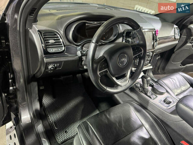 Джип Grand Cherokee 2021 у Умани на Automoto.ua Сірий Джип Grand Cherokee, об'ємом двигуна 2.99 л та пробігом 92 тис. км за 44000 $, фото 15 на Automoto.ua