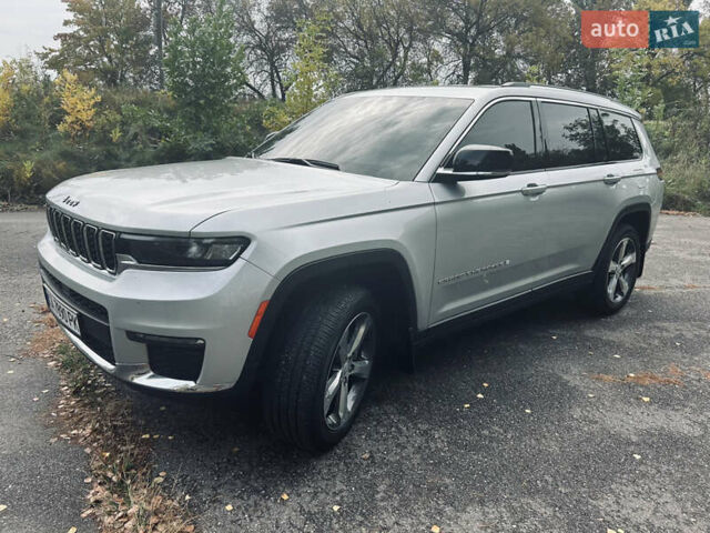 Джип Grand Cherokee 2021 у Києві на Automoto.ua Сірий Джип Grand Cherokee, об'ємом двигуна 3.6 л та пробігом 18 тис. км за 39999 $, фото 15 на Automoto.ua