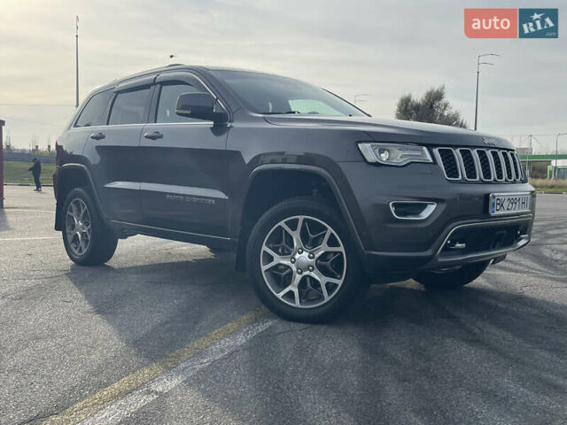 Серый Джип Гранд Чероки, объемом двигателя 3 л и пробегом 38 тыс. км за 46500 $, фото 26 на Automoto.ua