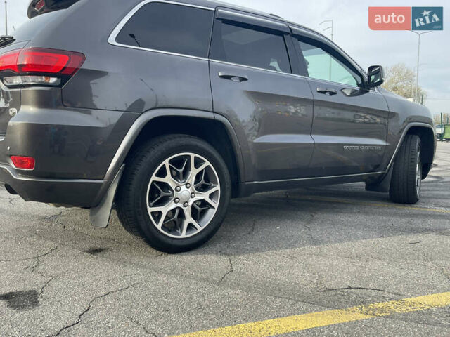 Серый Джип Гранд Чероки, объемом двигателя 3 л и пробегом 38 тыс. км за 46500 $, фото 8 на Automoto.ua