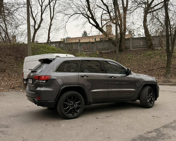 Сірий Джип Grand Cherokee, об'ємом двигуна 3.6 л та пробігом 37 тис. км за 30200 $, фото 3 на Automoto.ua