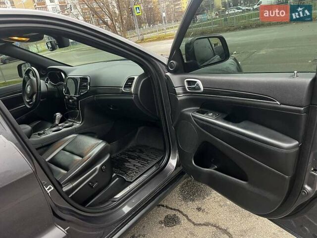 Серый Джип Гранд Чероки, объемом двигателя 3.6 л и пробегом 61 тыс. км за 25700 $, фото 19 на Automoto.ua